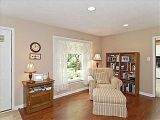 5th image of 11060 Beechwood Dr W