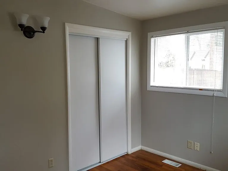 3428 W Dewey St — Photo 25