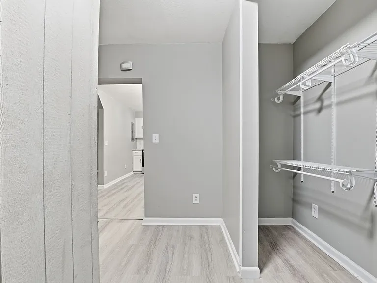 1200 Grady St — Photo 15