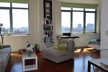 Rented by R New York