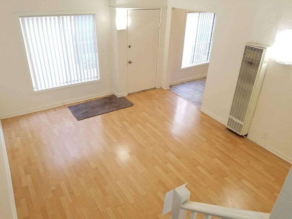 1st image of 1120 Huntington Dr APT B