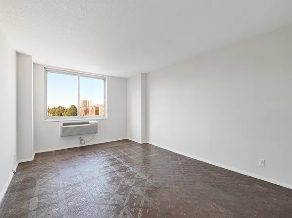 118-17 Union Turnpike image 8 of 25