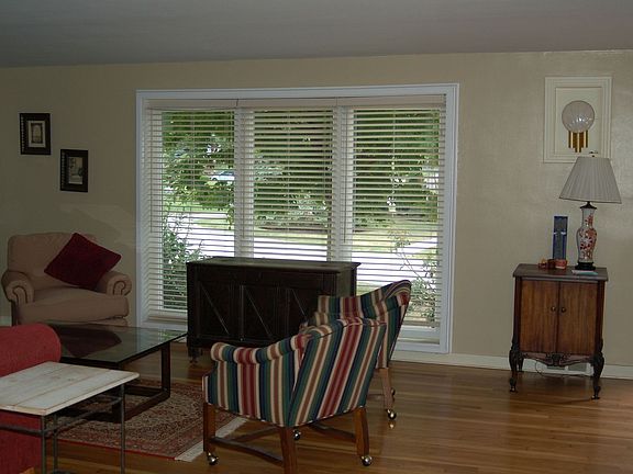 Living Room (different angle)