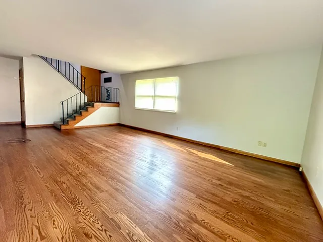 1071 W Main St #1071 — Photo 4