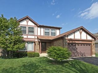1266 Diane Ln, Elk Grove Village, IL 60007
