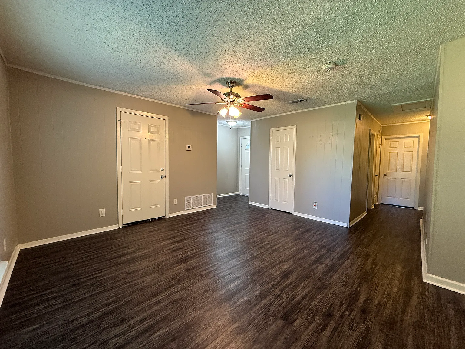 303 Ridgefield Circle Mesquite, Texas 75149 — Photo 3