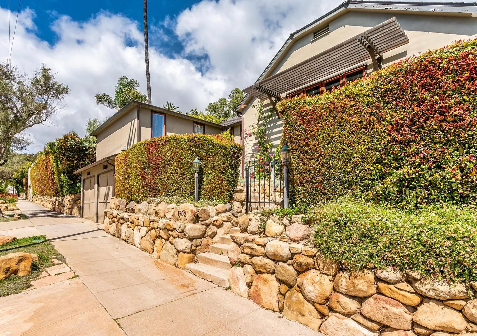 Beautifully Restored 1926 Home On Corner Lot In Upper East Of Santa Barbara! — Photo 3