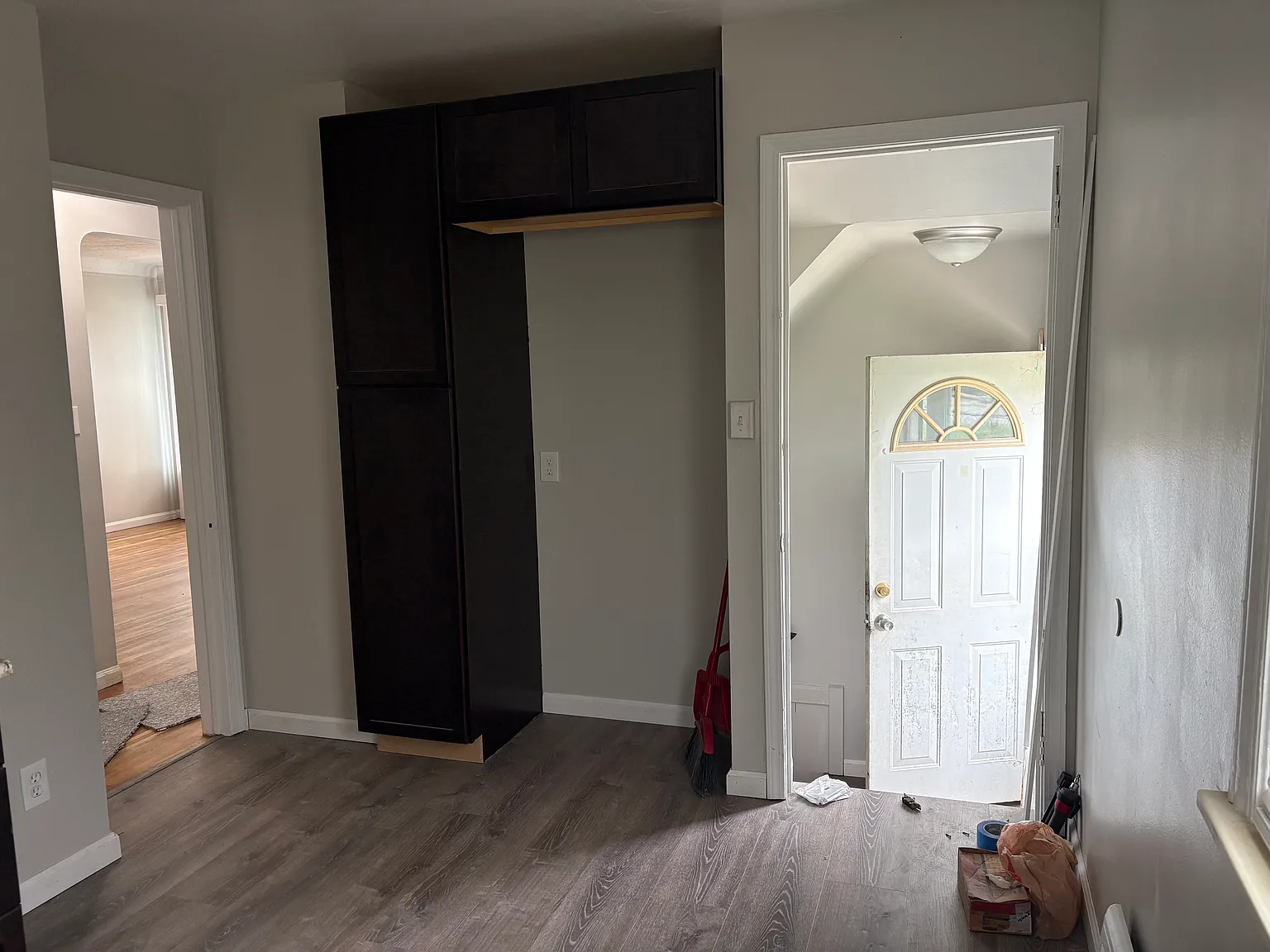 3 bed, 910 sqft, $1,600 — Photo 3
