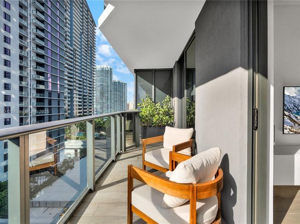 45 SW 9th St APT 1507