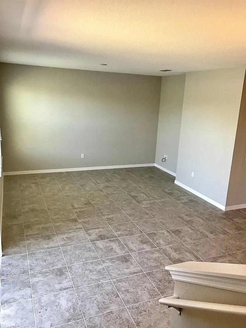 Move In Special- 3/2.5 Beautiful Energy Efficient Townhome In St. Cloud — Photo 3