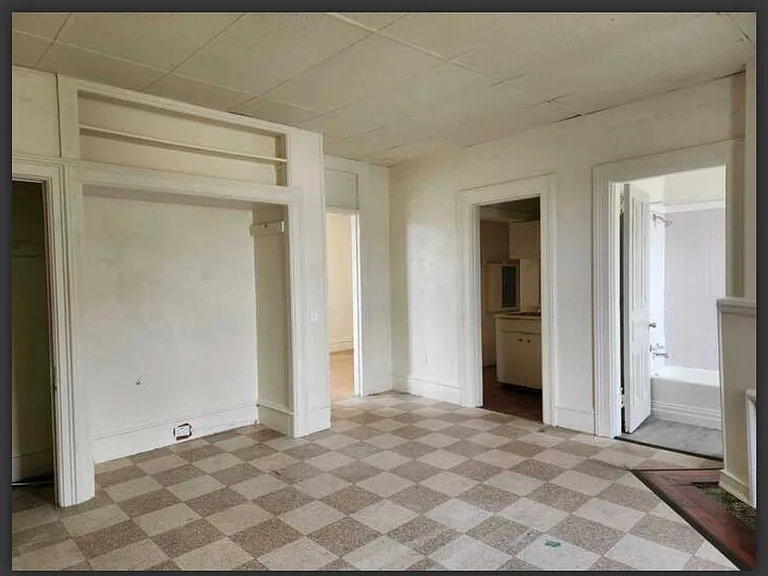 Now Leasing 324 Pleasant Street, Bennington, VT 05201 — Photo 23
