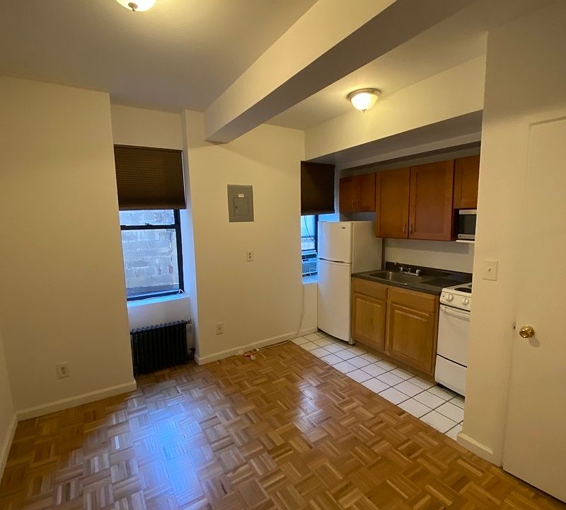 1st image of 203 E 27th St #1A