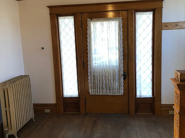 206 S 5th St — Photo 4