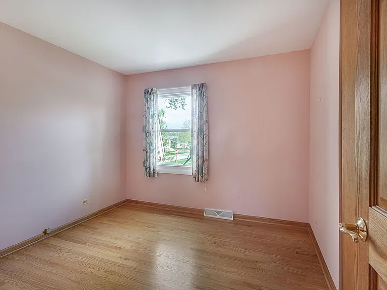 3990 Hudson Dr — Photo 8
