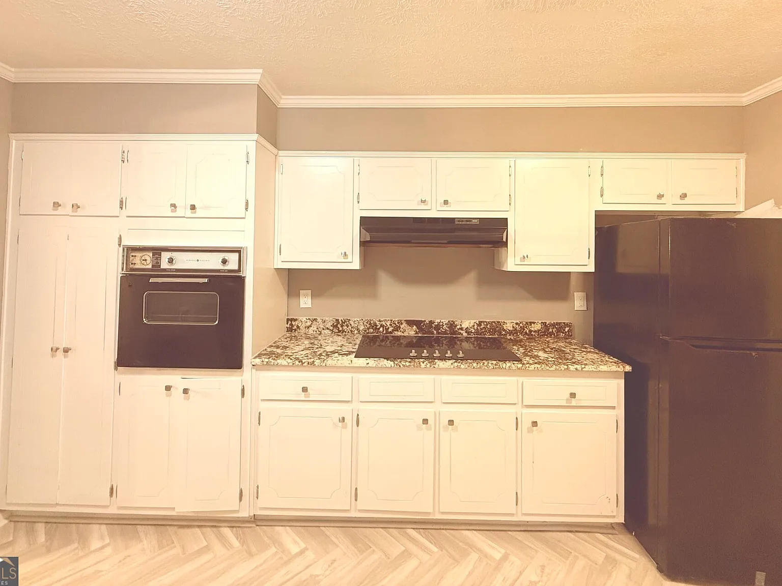 3 bed, 1.5 bath, 1783 sqft, $2,200 — Photo 3
