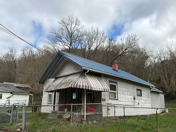 2nd image of 1826 Valley St