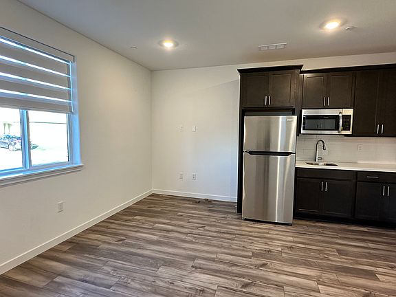 2nd image of 4124 Clipper Yacht Ave