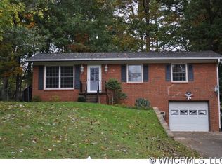 31 Auburndale Dr, Asheville, NC 28806