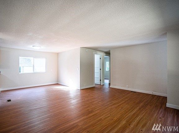 5th image of 1229 Lake Park Dr SW