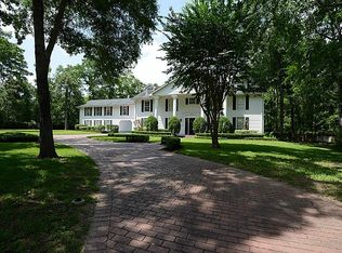 75 Watertree Dr, Spring, TX 77380