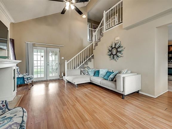 5th image of 11709 Hickory Gardens Dr