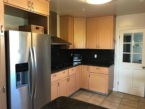 3rd image of 2754 Brookhill St