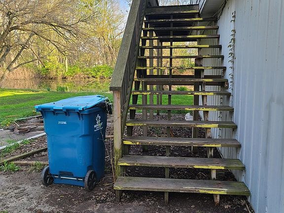 3rd image of 7914 Lake Shore Dr #B