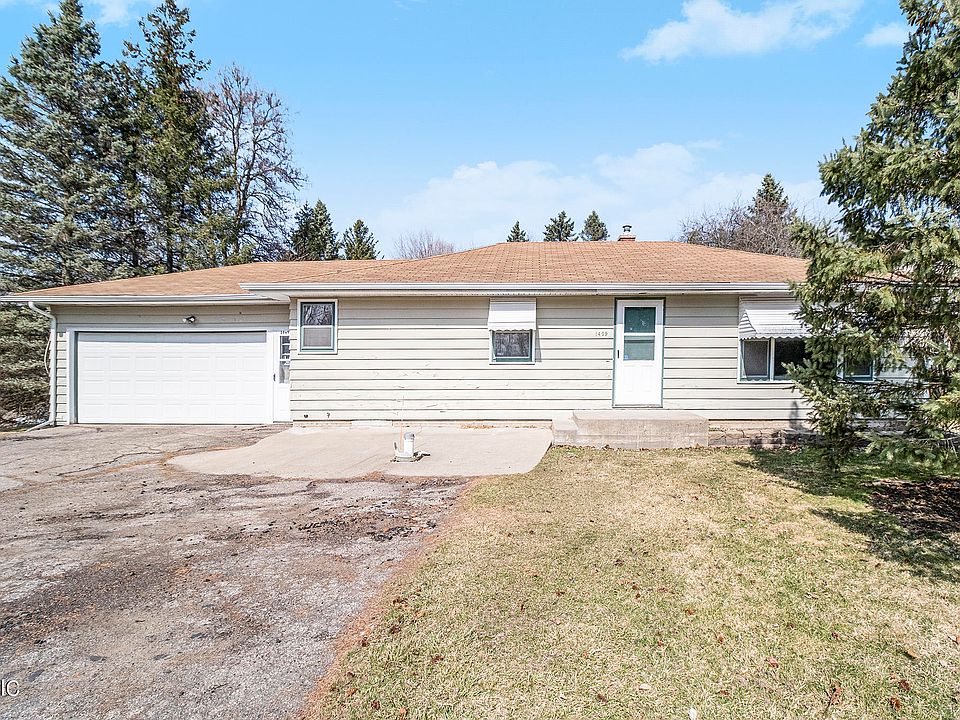 1st image of 1409 E Milham Ave
