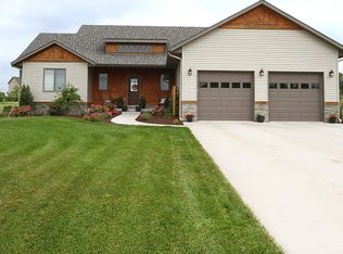 1170 E Seward St, Seward, NE 68434