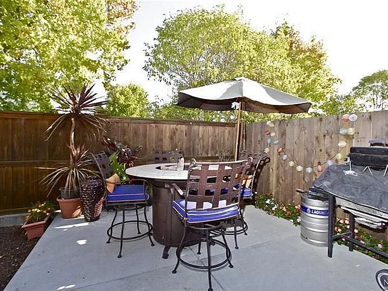 432 Lindberg Cir — Photo 12