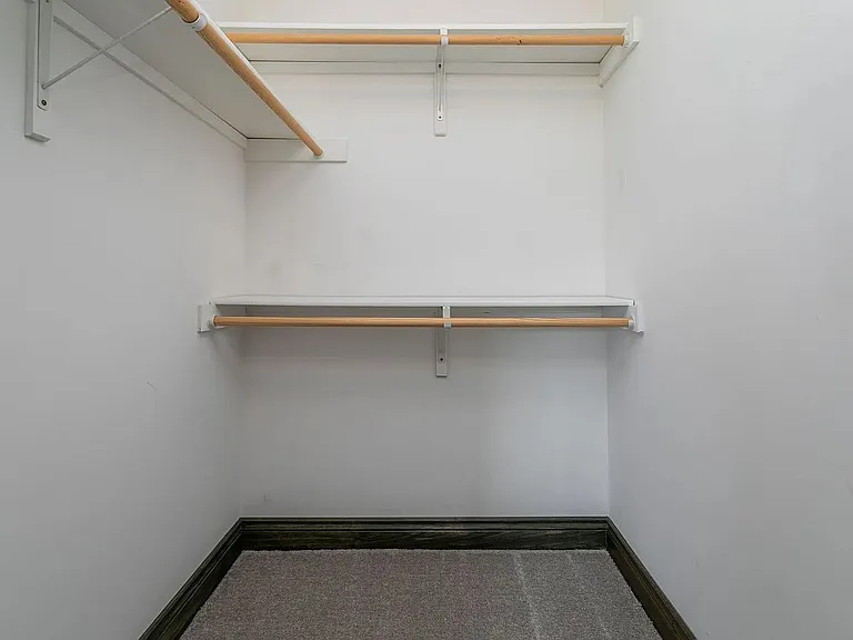 1200 E Walnut St — Photo 22