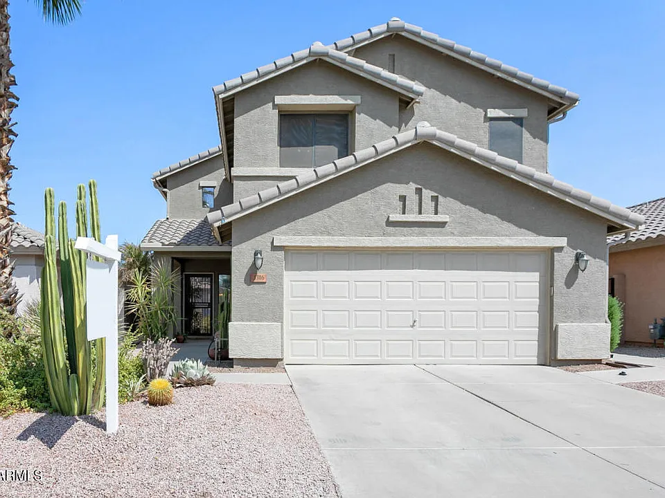 3316 E Blackhawk Dr