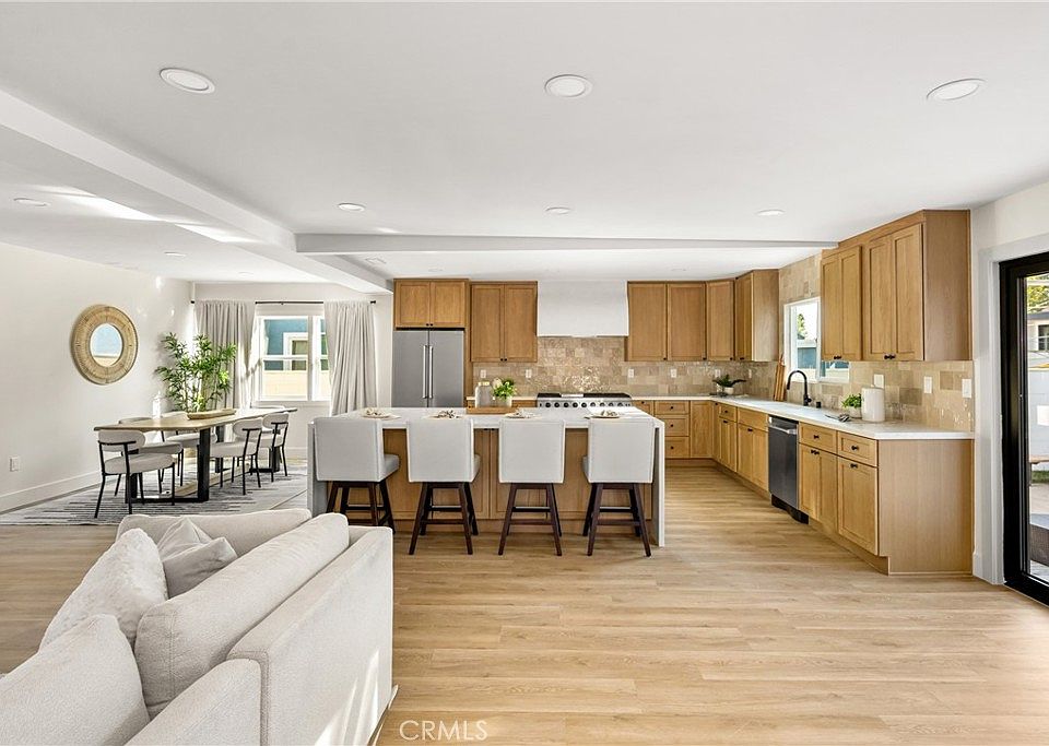 1st image of 3635 Conquista Ave