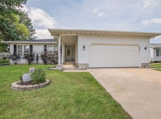 2410 29th St SW, Cedar Rapids, IA 52404