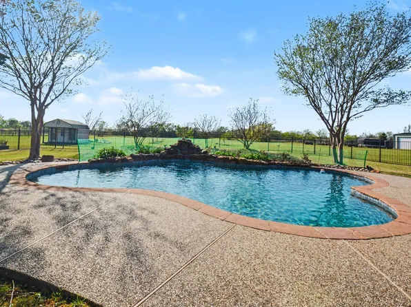 2811 Gilmer St, Caddo Mills, TX 75135