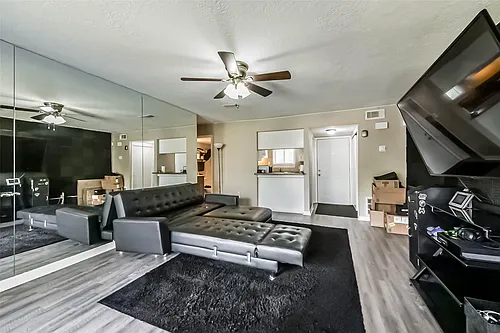 15919 Golf Club Dr Photo 1