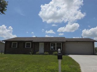 17 Stonehenge Ct, Saint Charles, MO