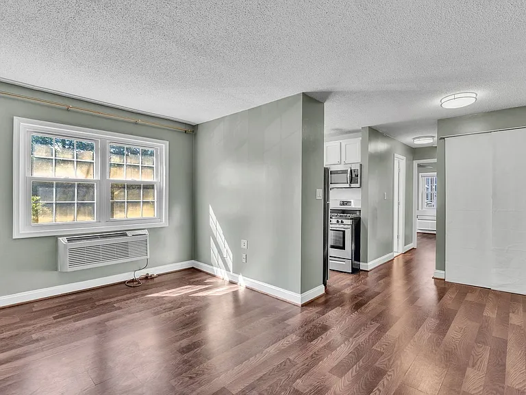 2237 Farrington Ave #203 — Photo 2