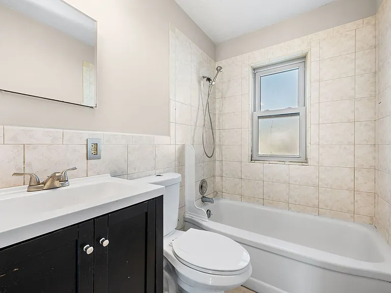 2438 Brookdale Ave — Photo 13