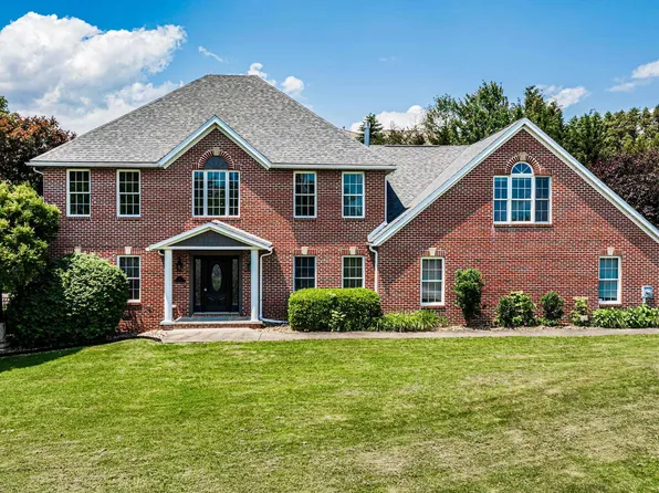 3 Zara Dr, Morgantown, WV 26508