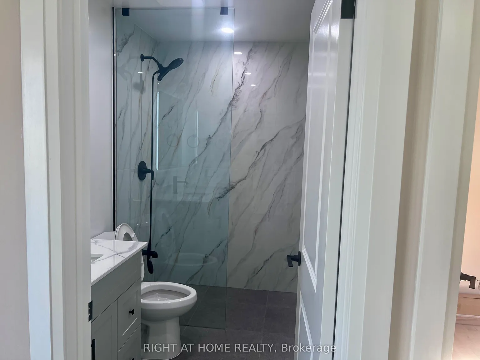 2 bed, $2,500 — Photo 4