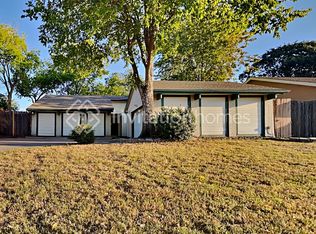 207 Springridge Ln, Euless, TX 76039