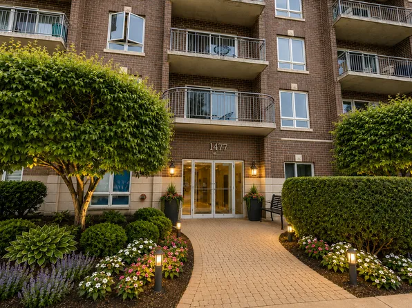 1477 E Thacker St APT 205, Des Plaines, IL 60016