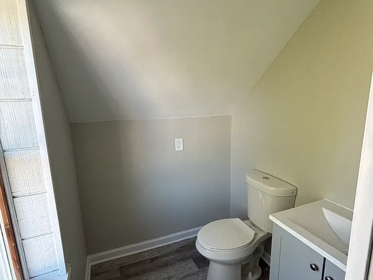 312 E Broadway #3 — Photo 3