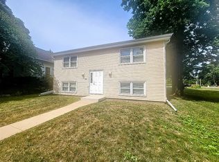 1106 McLean, Bloomington, IL 61701