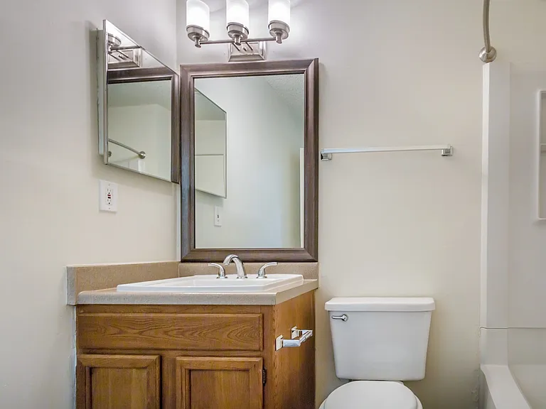 Foothills Apartments — Photo 17