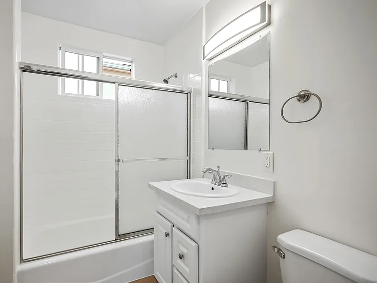 234 San Vicente Blvd #18 — Photo 8