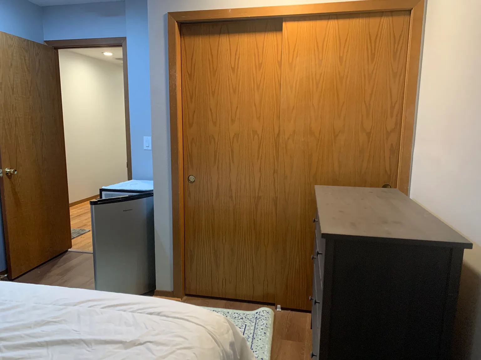 4 bed, 2400 sqft, $1,400 — Photo 3