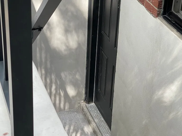 287 Palmerston Ave #LOWER — Photo 15