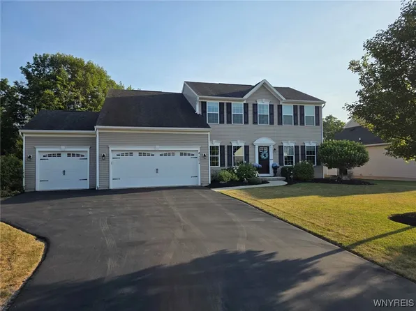 5854 Monaghan Ln, Clarence Center, NY 14032